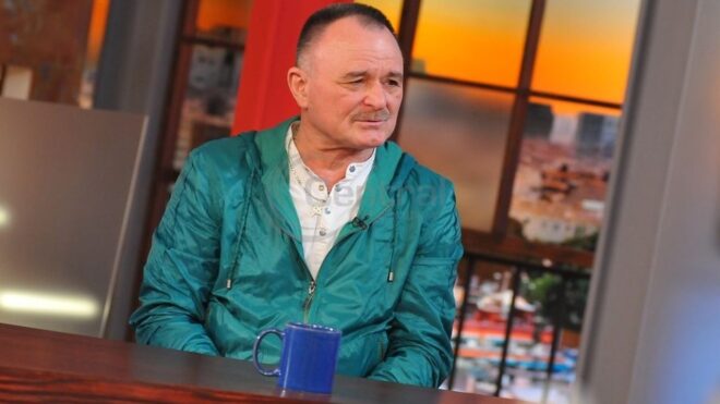 Elsírta magát Nagy Feró - kezei között halt meg a barátja