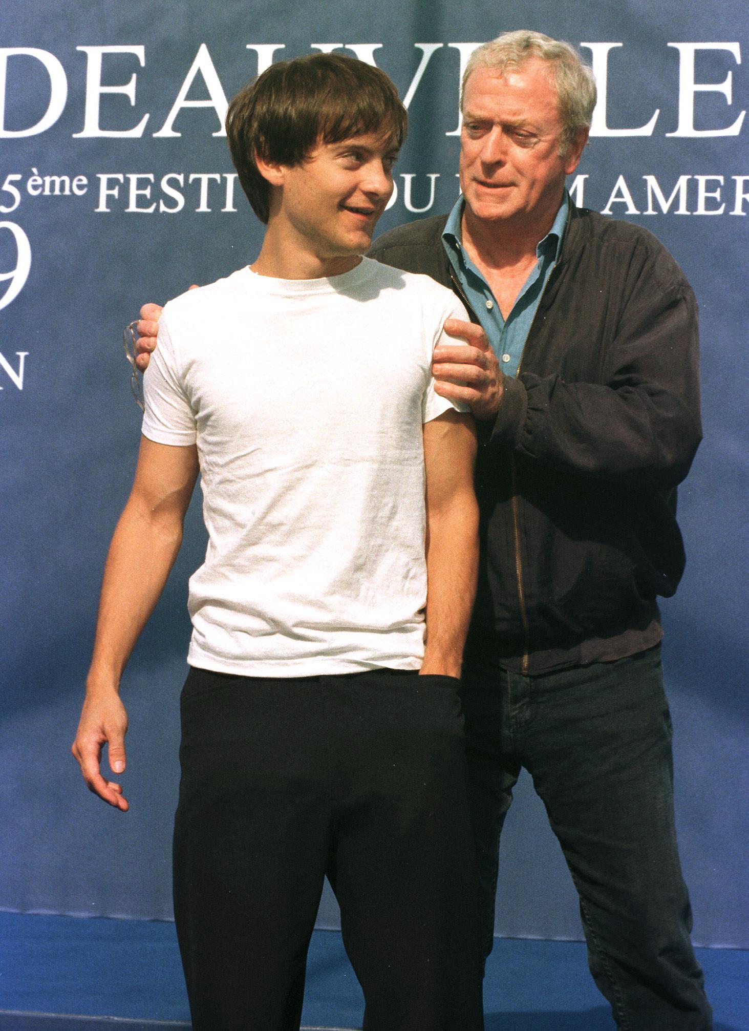 Tobey Maguire és Michael Caine