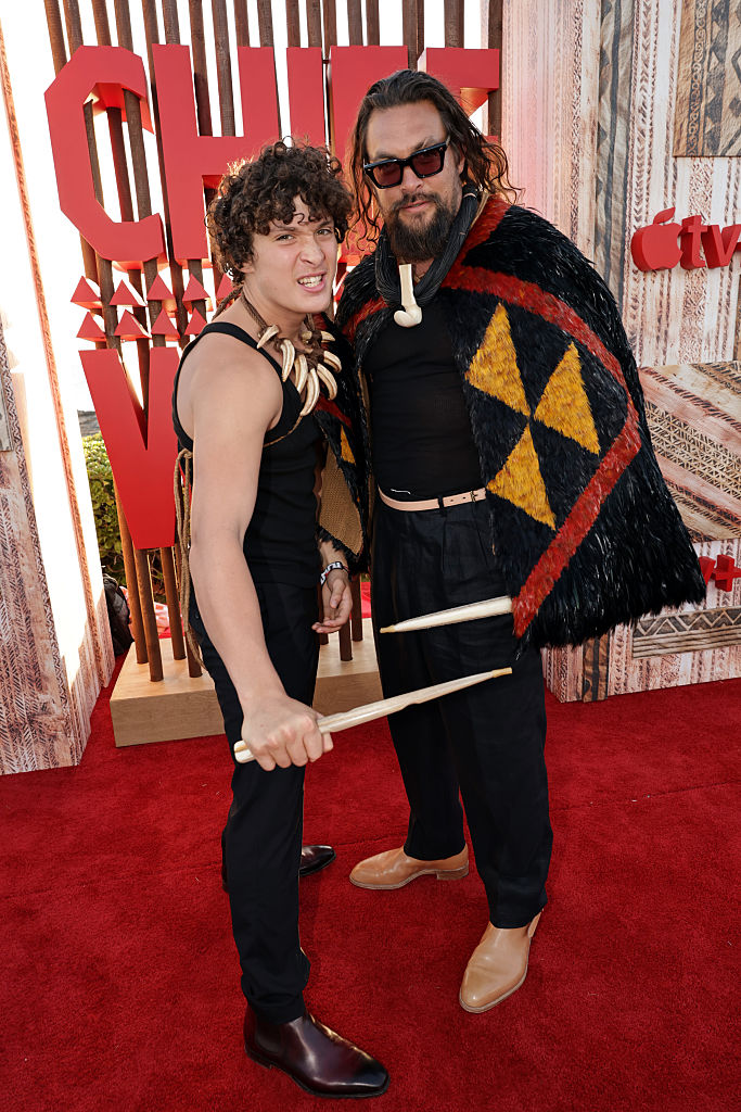 Jason Momoa ritkán látott gyerekeivel vonult a vörös szőnyegen - galéria