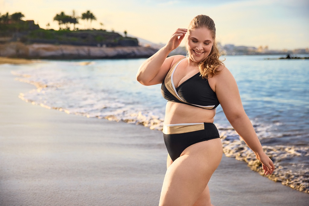 Fürdőruha telt alkatra: Az önbizalom nem attól függ, mit mutat a mérleg