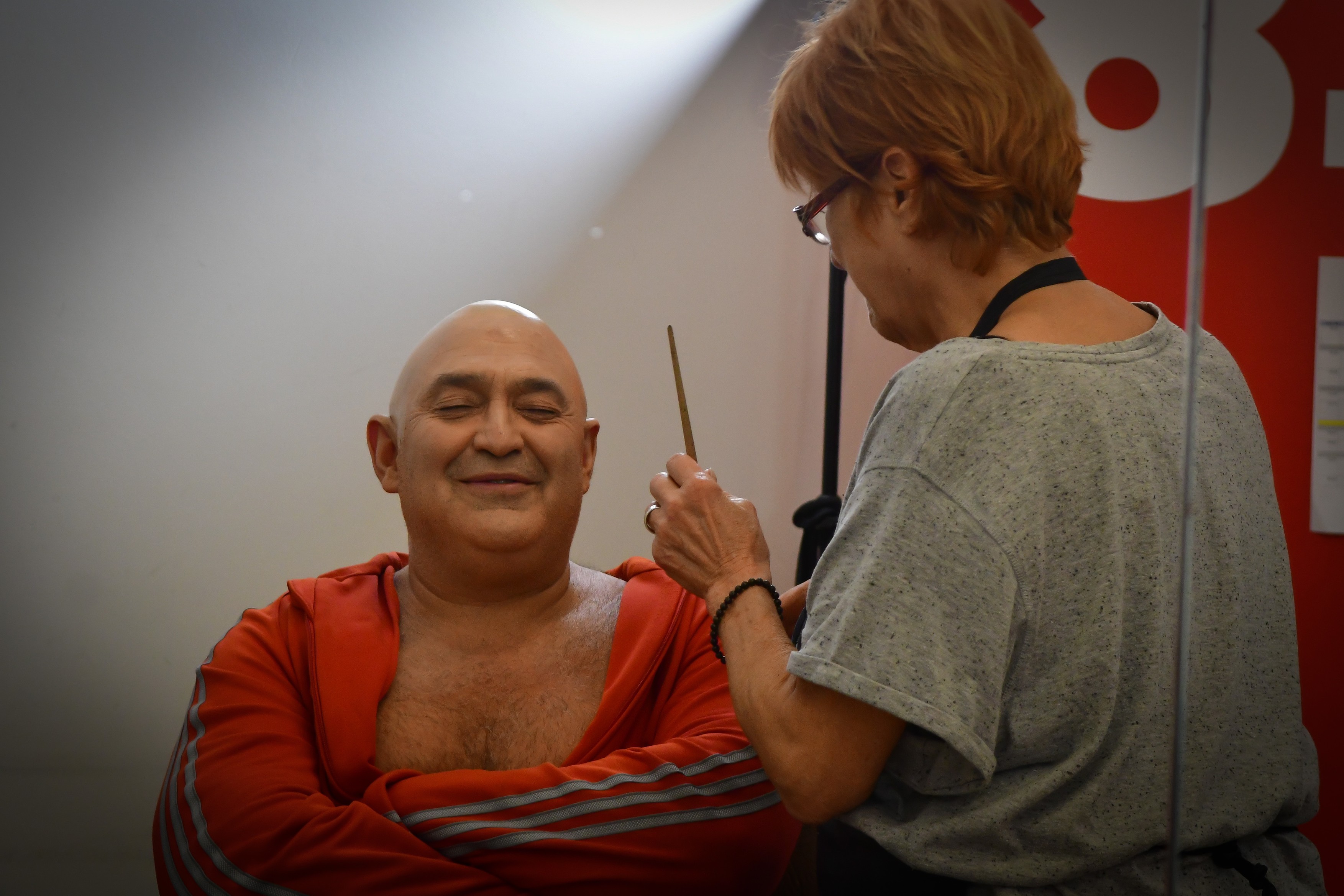 Gesztesi Károly smink közben