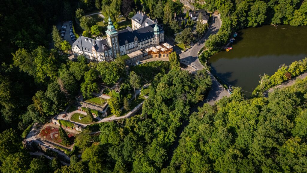 A Lillafüredi Palotaszálló madártávlatból