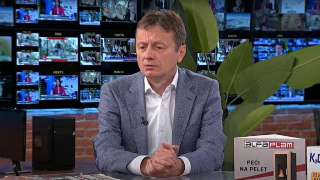 Élő adásban kapott agyvérzést egy miniszter kórházban van