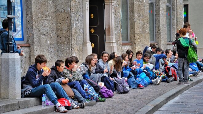 Veszélyben az iskolakezdés: Orbán és Pintér ultimátumot kapott