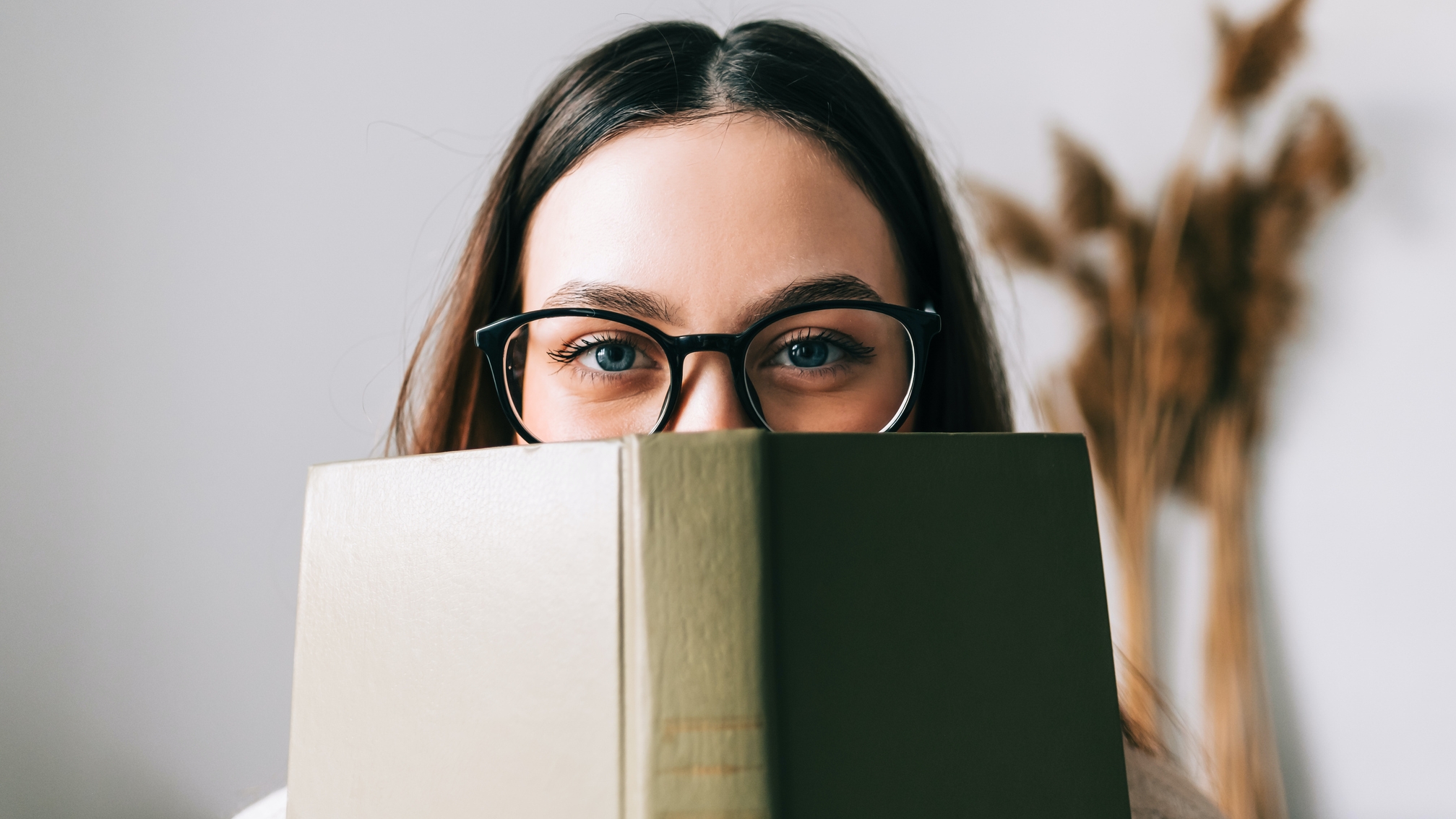 Olvasó nő