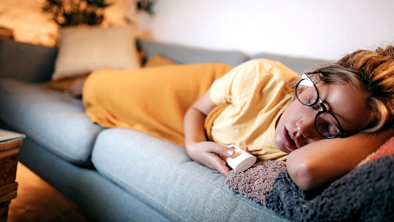 Gyakran alszol el a tévé előtt? Ezt teszi az agyaddal!