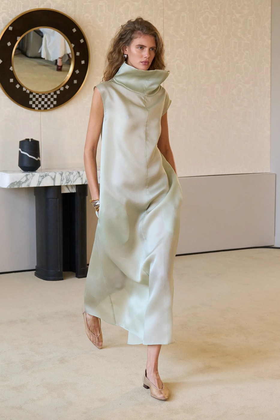 Altuzarra 2026 tavaszi-nyári divatbemutató egyik modellje