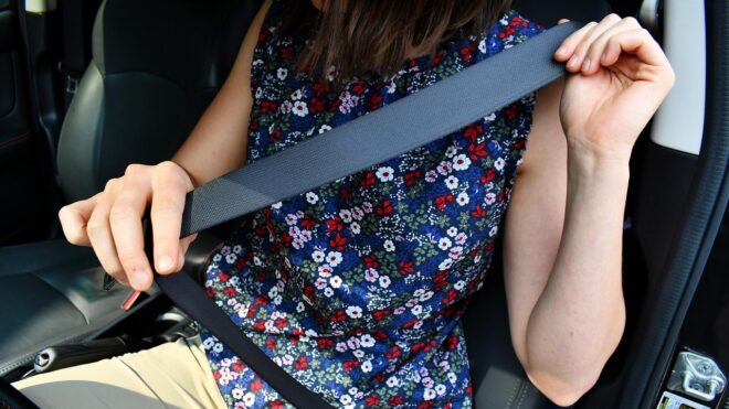 Másképp bírságolnak mostantól a biztonsági öv miatt