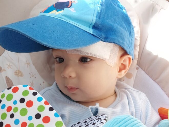 Méregdrága gyógyszer kell a két éves Bertold gyógyulásához – segítséget kér a család