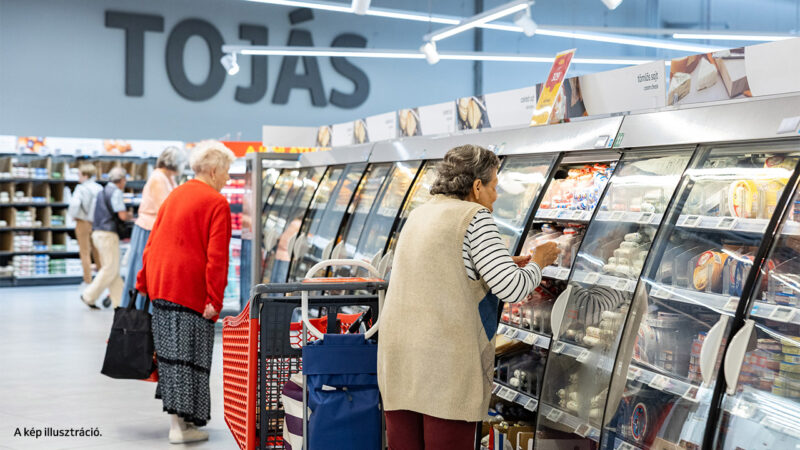 Tipp: hogyan lehet a 30 ezer forintnyi nyugdíjas utalvánnyal plusz 30 ezer forint jóváírást is levásárolni az Auchanban?