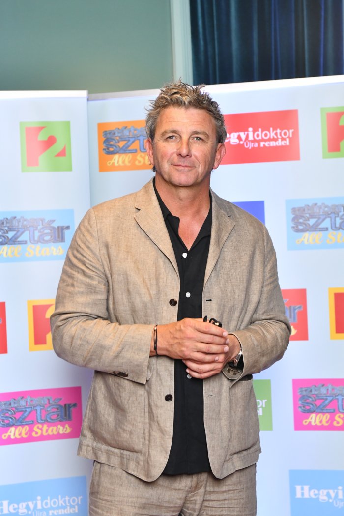 Hans Sigl, A hegyi doktor főszereplője