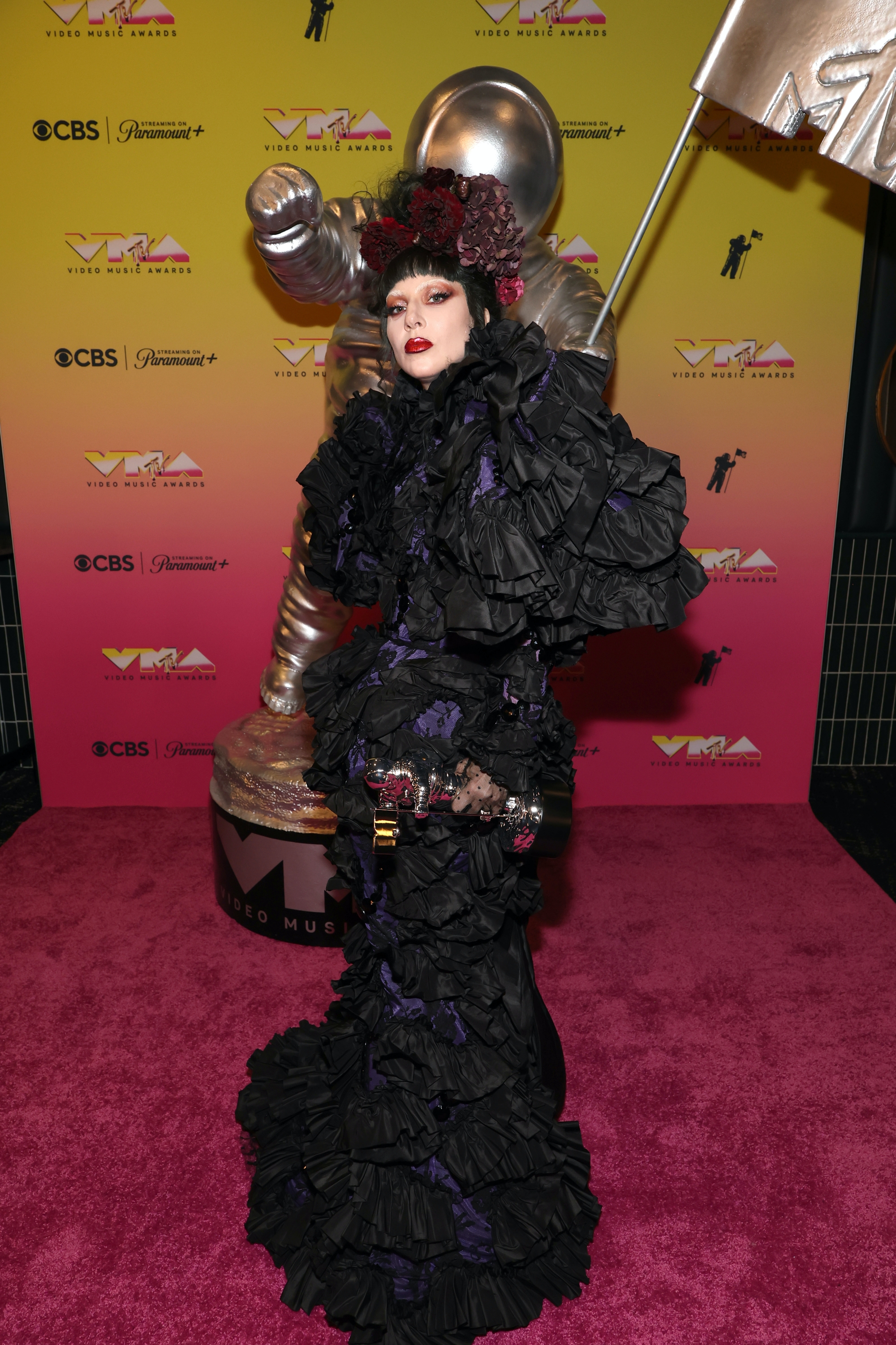 Lady Gaga a 2025-ös MTV VMA gála vörös szőnyegén
