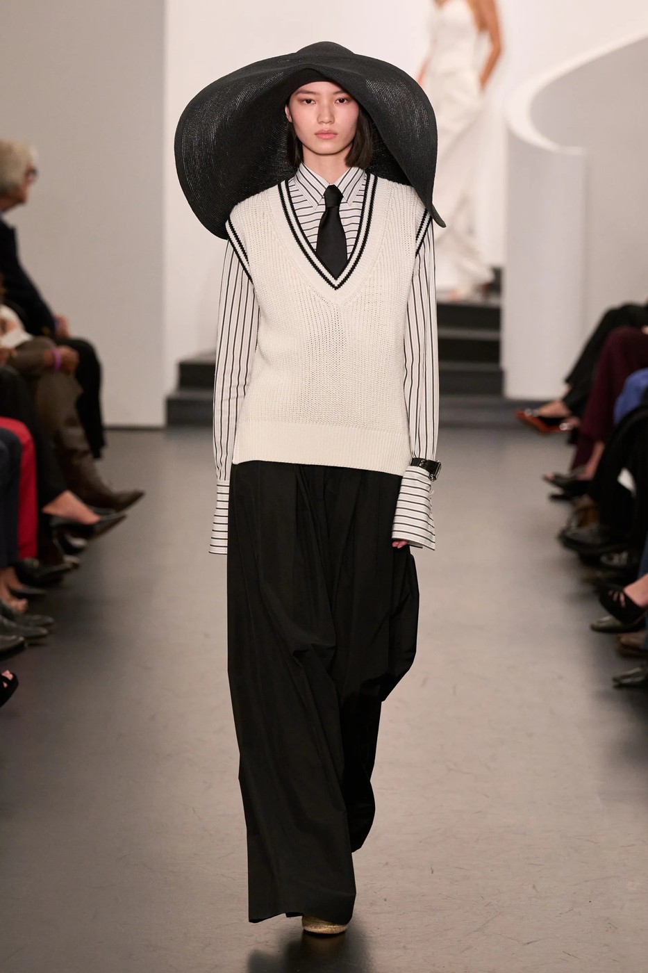 Ralph Lauren 2026 tavaszi-nyári divatbemutató egyik modellje