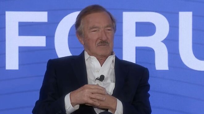 Ő a világ negyedik leggazdagabb magyarja, most 79 évesen visszavonul