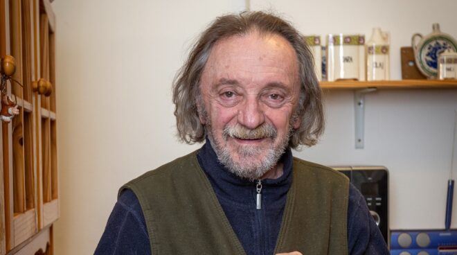 Szacsvay László budapesti otthonában.