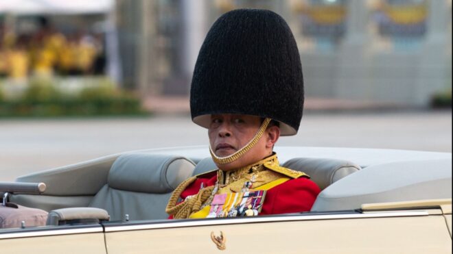 A világ leggazdagabb királya 17 000 házat, 38 magánrepülőgépet és 52 luxusjachtot birtokol