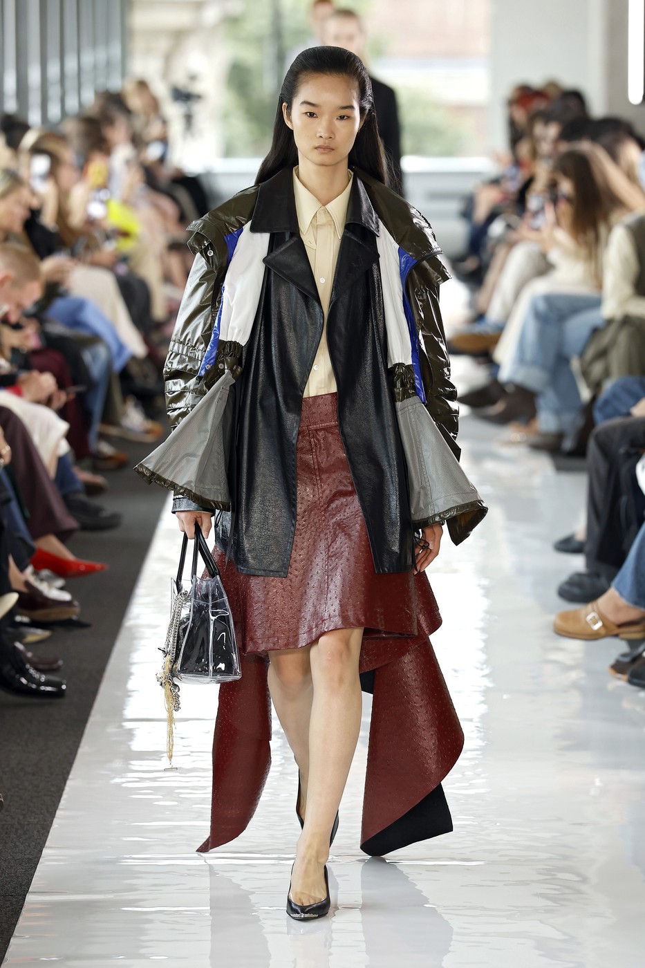 Toga 2026 tavaszi-nyári divatbemutató egyik modellje