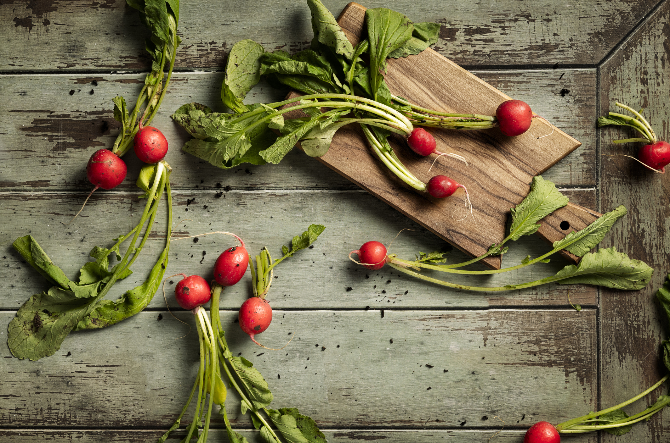 Hónapos retek a zöldjével