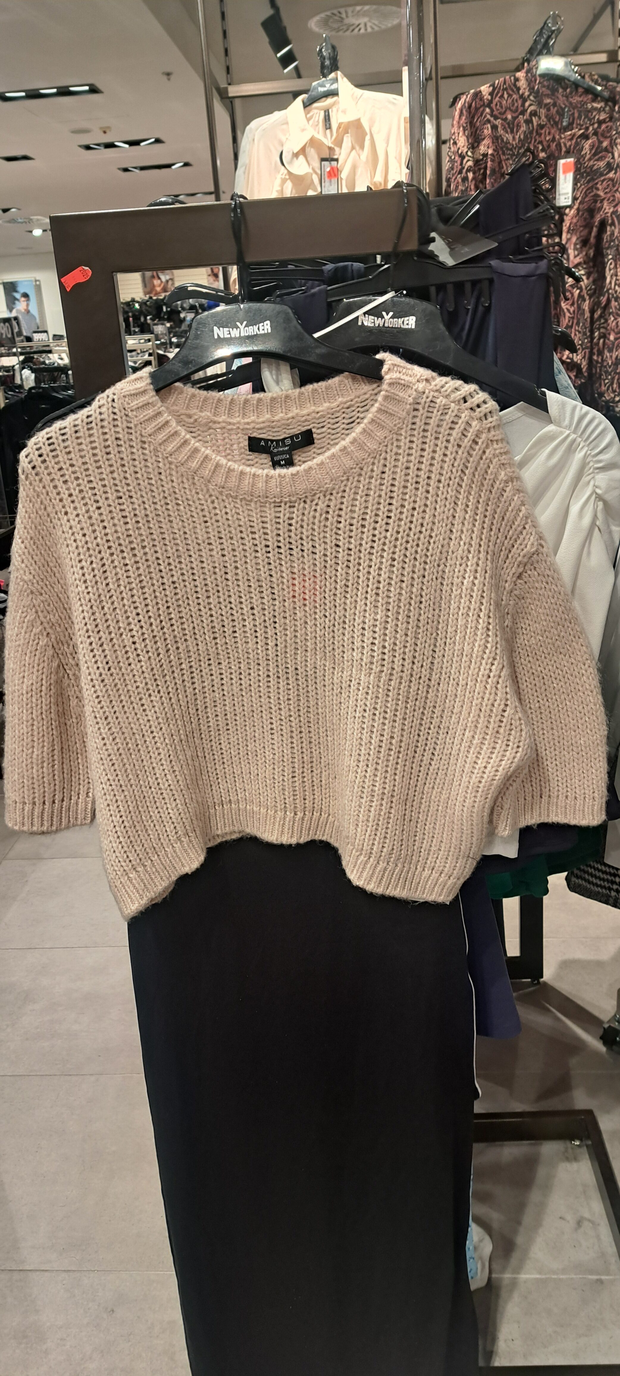 Háromnegyedes ujjú, vajszínű pulóver