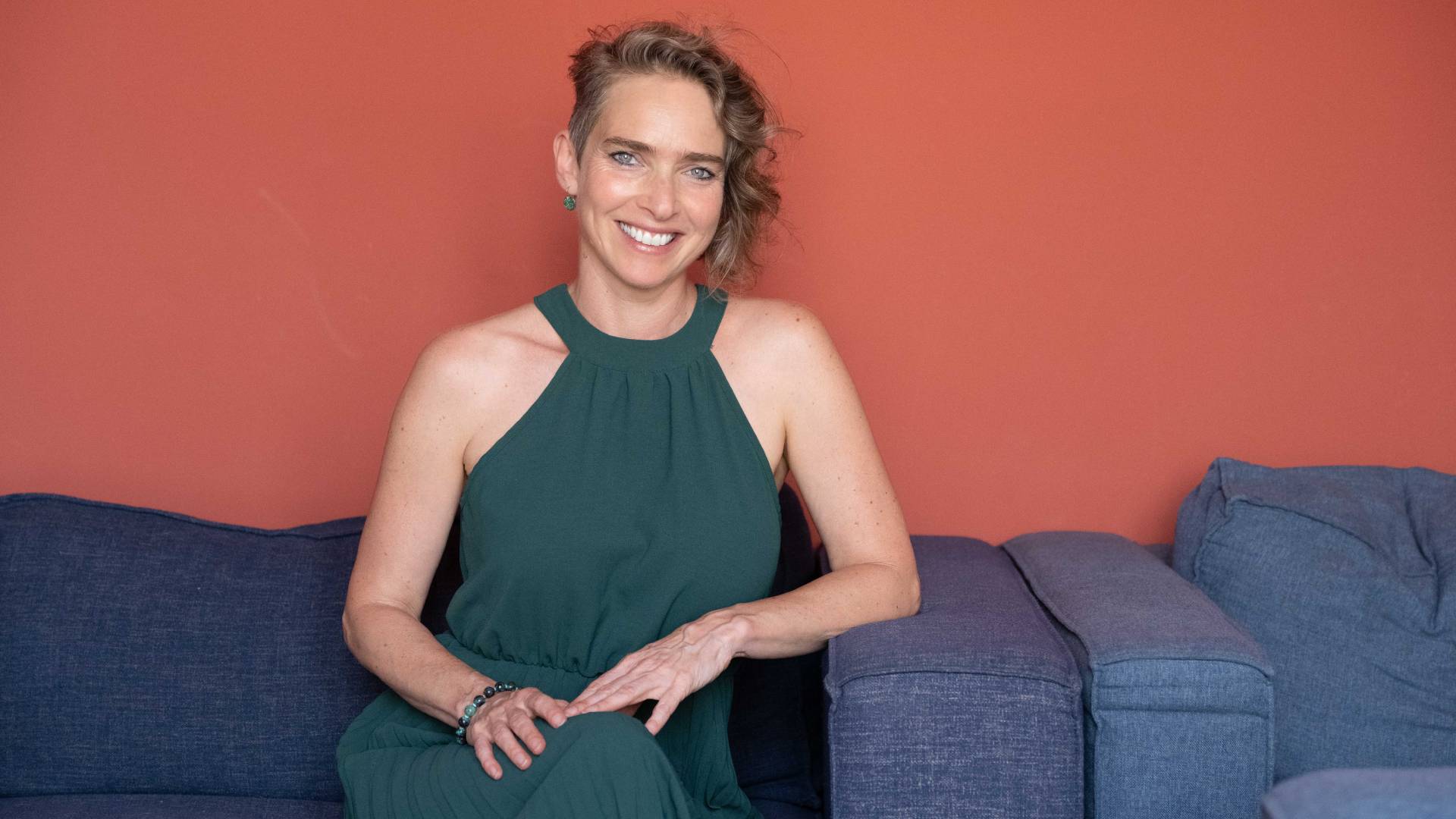 „Meggyőződésem, hogy néhány pedagógus és könyvtáros szuperképességekkel bír” – a Mesélő Pedagógus és Könyvtáros Díj zsűritagjai válaszolnak