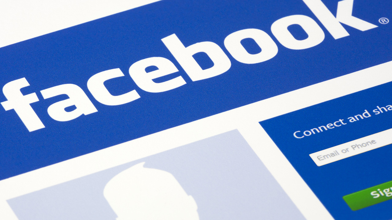 Megvadult a Facebook: tömegesen, ok nélkül tilt le embereket