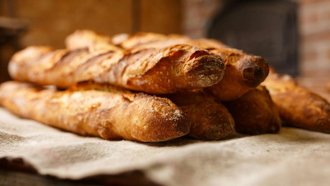 Elképesztő, amit a mesterszakács mond a fagyasztott kenyérről – de a dietetikus szerint pont az ellenkezője igaz!