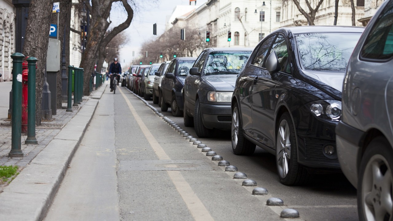 Budapest újabb, kedvelt városrészében szűnik meg az ingyenes parkolás