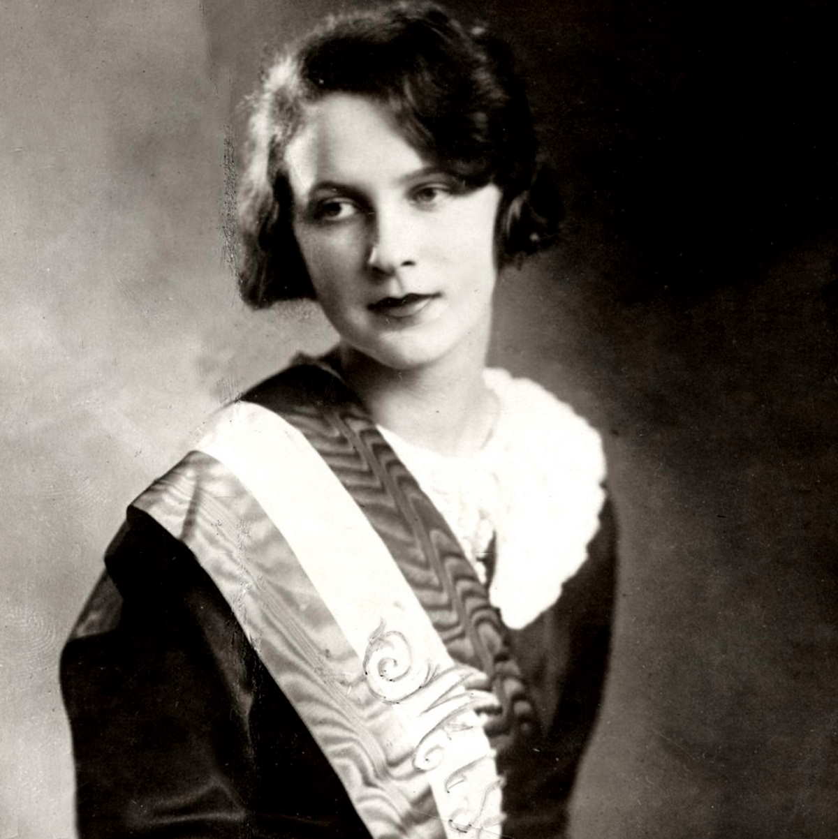 Az első magyar szépségkirálynő élete: Simon Böske elfeledve, szegénységben hunyt el