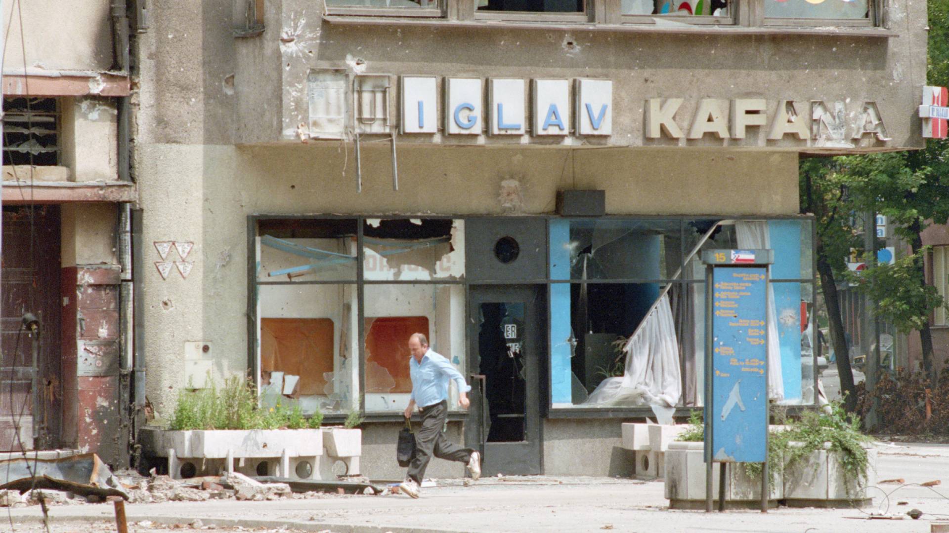 Emberszafari – Gazdag külföldi hobbilövészek szórakozásból ártatlan civilekre vadászhattak Szarajevó ostroma alatt