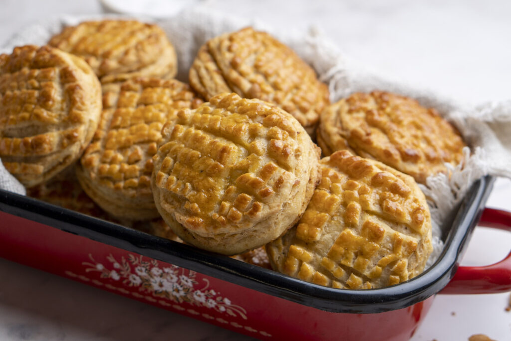 Hajtogatott töpörtyűs pogácsa