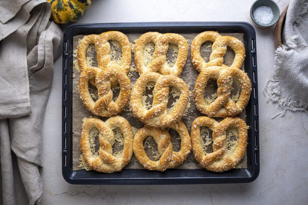 Színházi sajtos perec