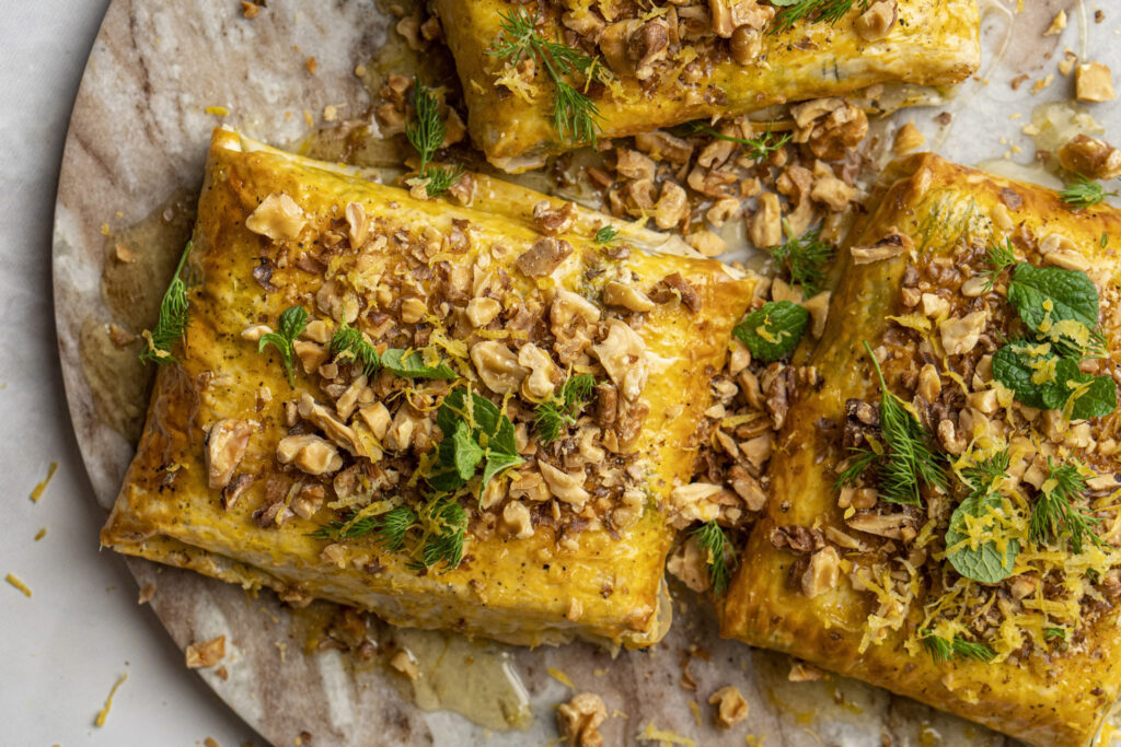 Sült feta réteskabátban