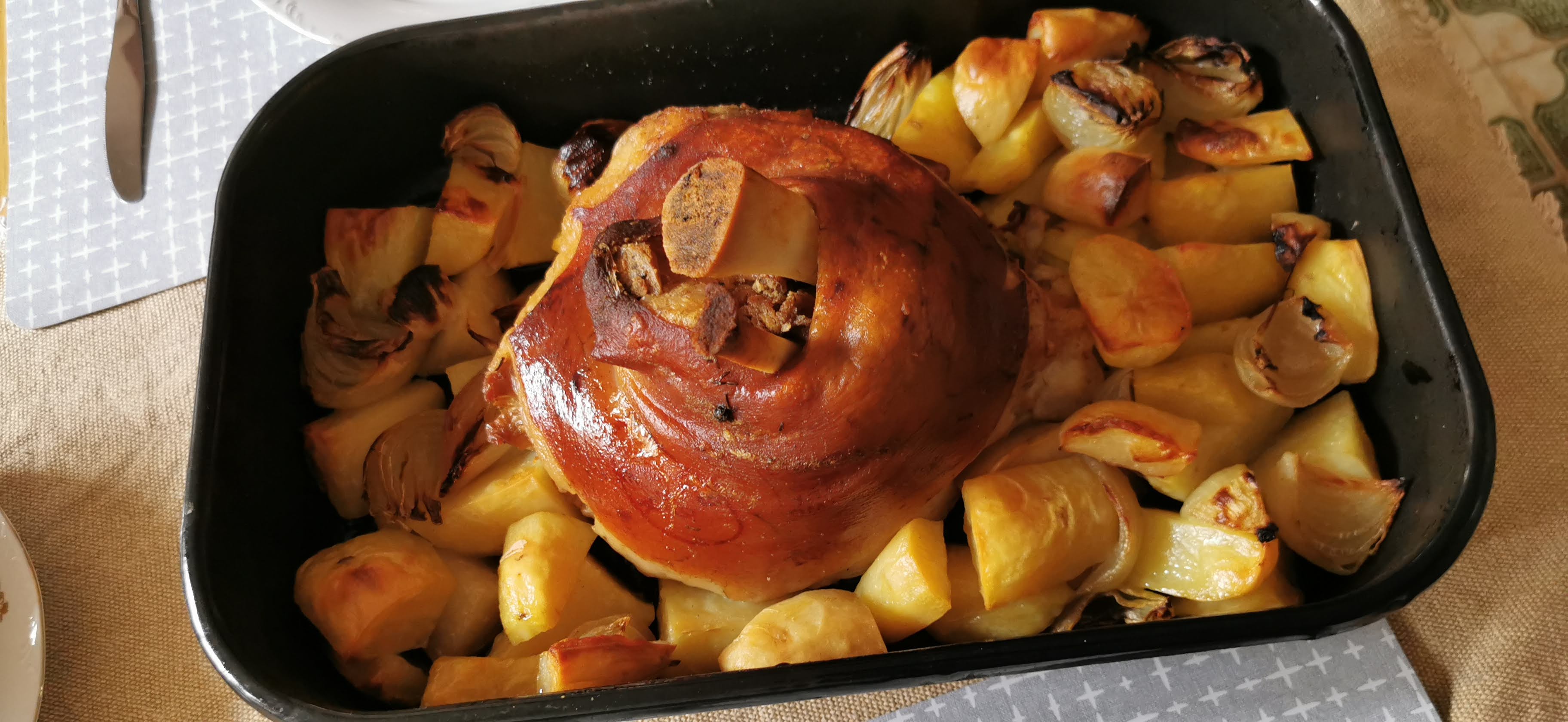 Omlós hús, ropogós bőr: a csülök pékné módra a legpraktikusabb szilveszteri vacsora