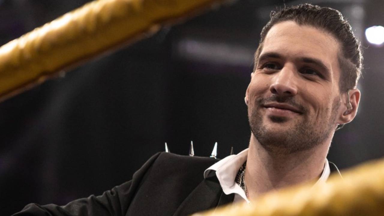 Ember Márk nem volt ott a Szőlő utcai néma tüntetésen, de posztolt róla