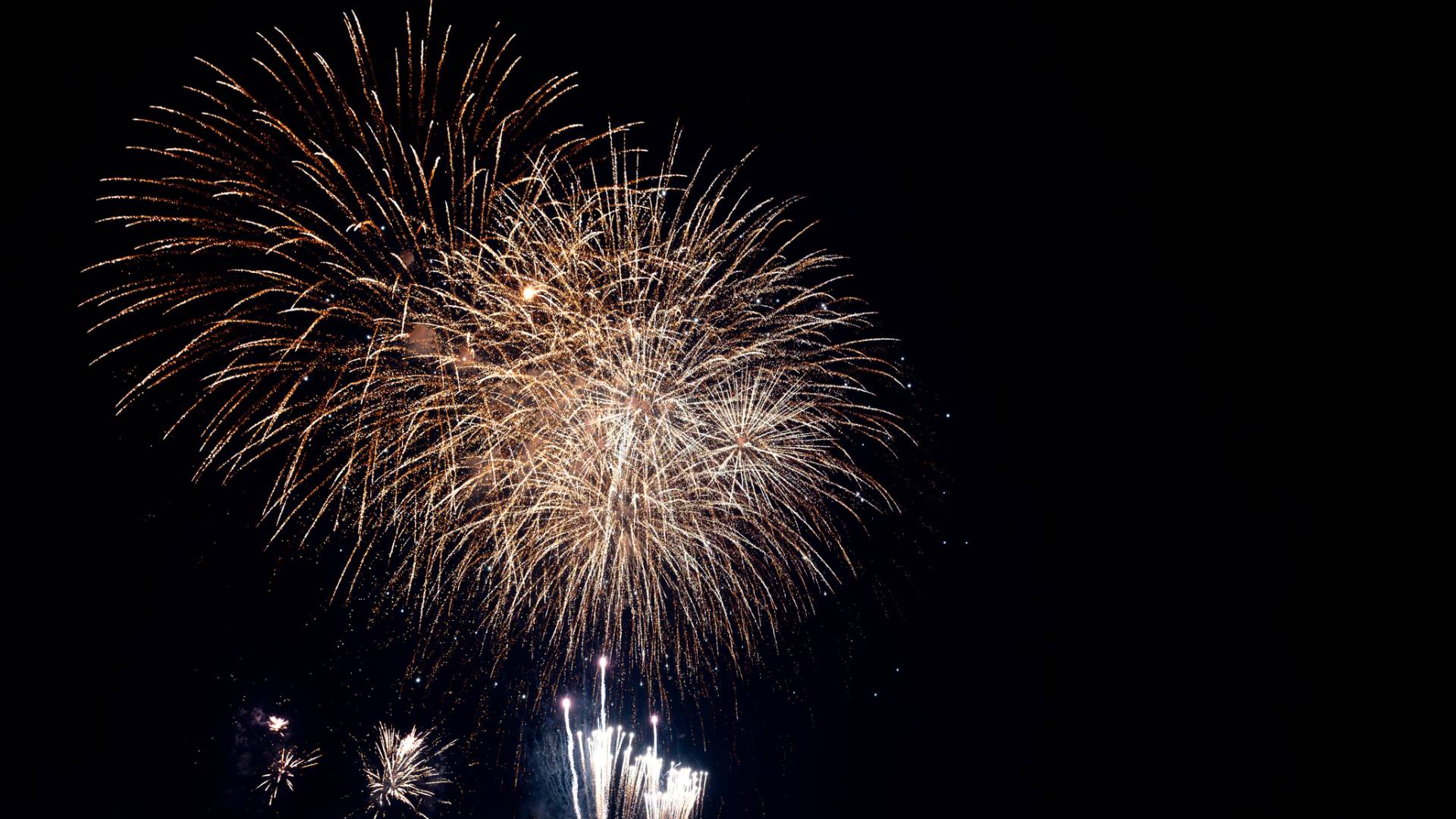 Szigorodtak a szilveszteri tűzijátékozás szabályai Budapesten: sok helyen tilos lesz