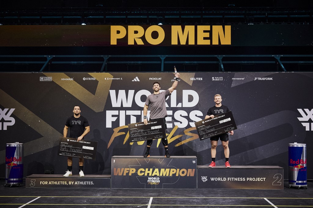 Horváth Laura világbajnok a dobogón, és versenytársai