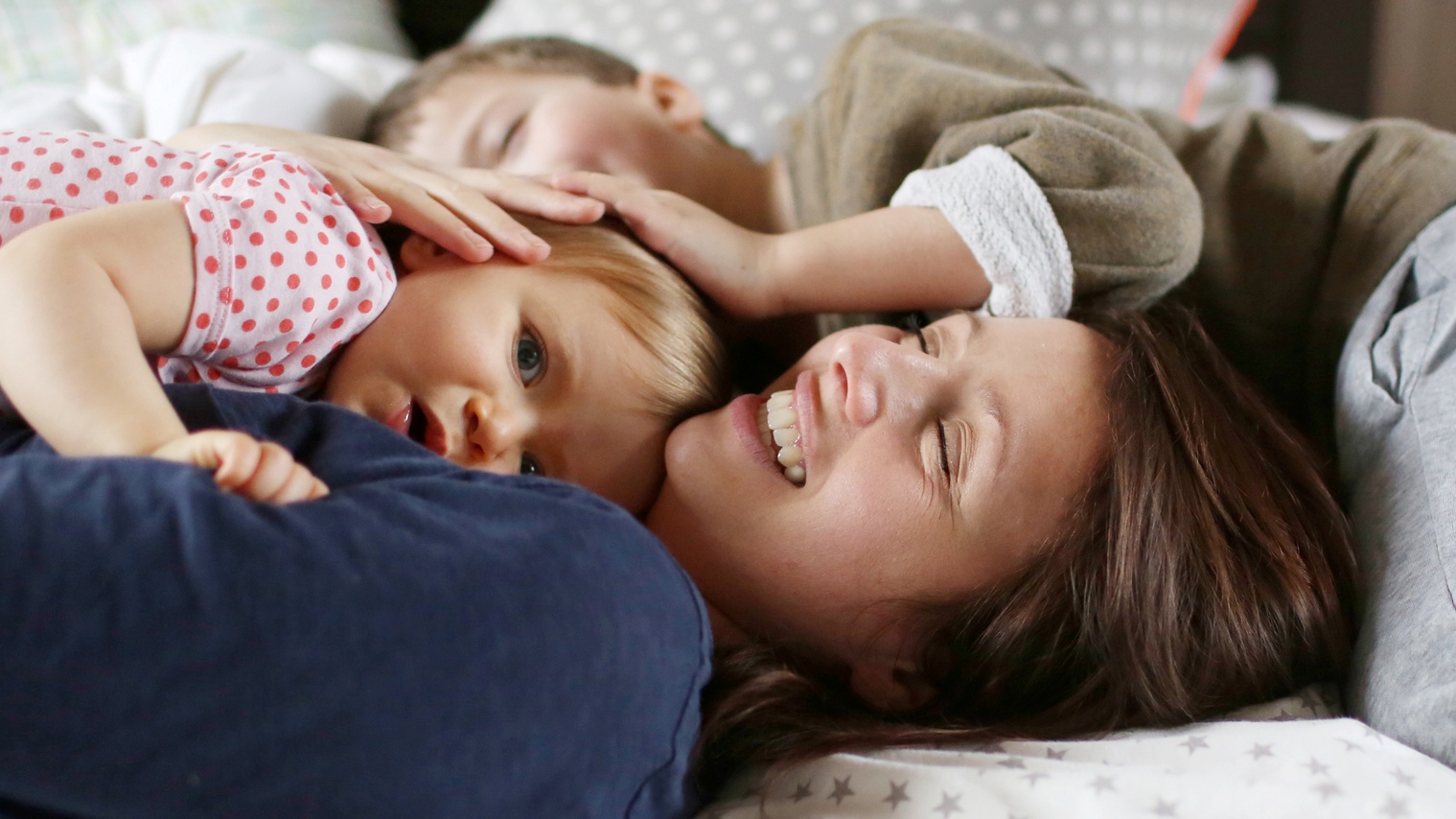 Akár havi 180 ezerrel több maradhat: januártól így bővül az adómentesség a kétgyerekes anyáknál