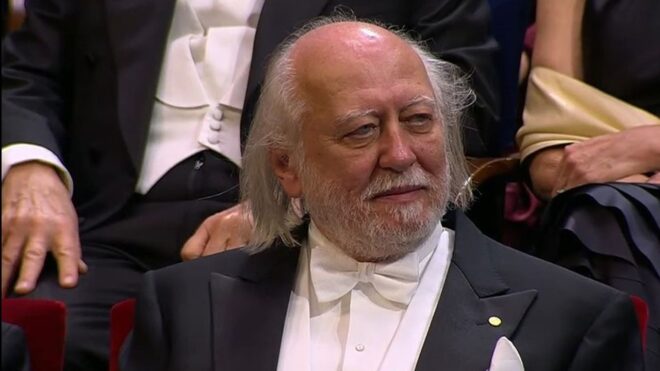 Átvette az irodalmi Nobel-díjat Krasznahorkai László