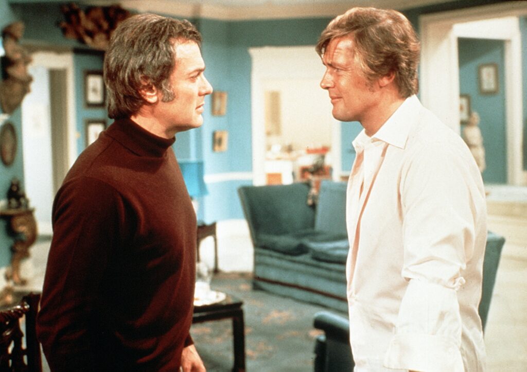 Tony Curtis és Roger Moore a Minden lében két kanál című sorozatban.