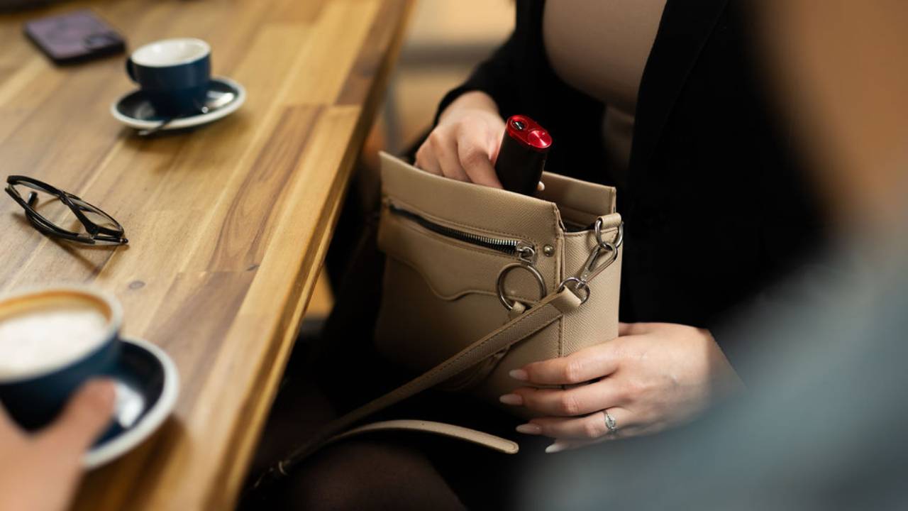 Egymilliárd dohányost próbálnak ösztönözni, hogy váltsanak füstmentes termékekre: nem mindenki örül a sikernek