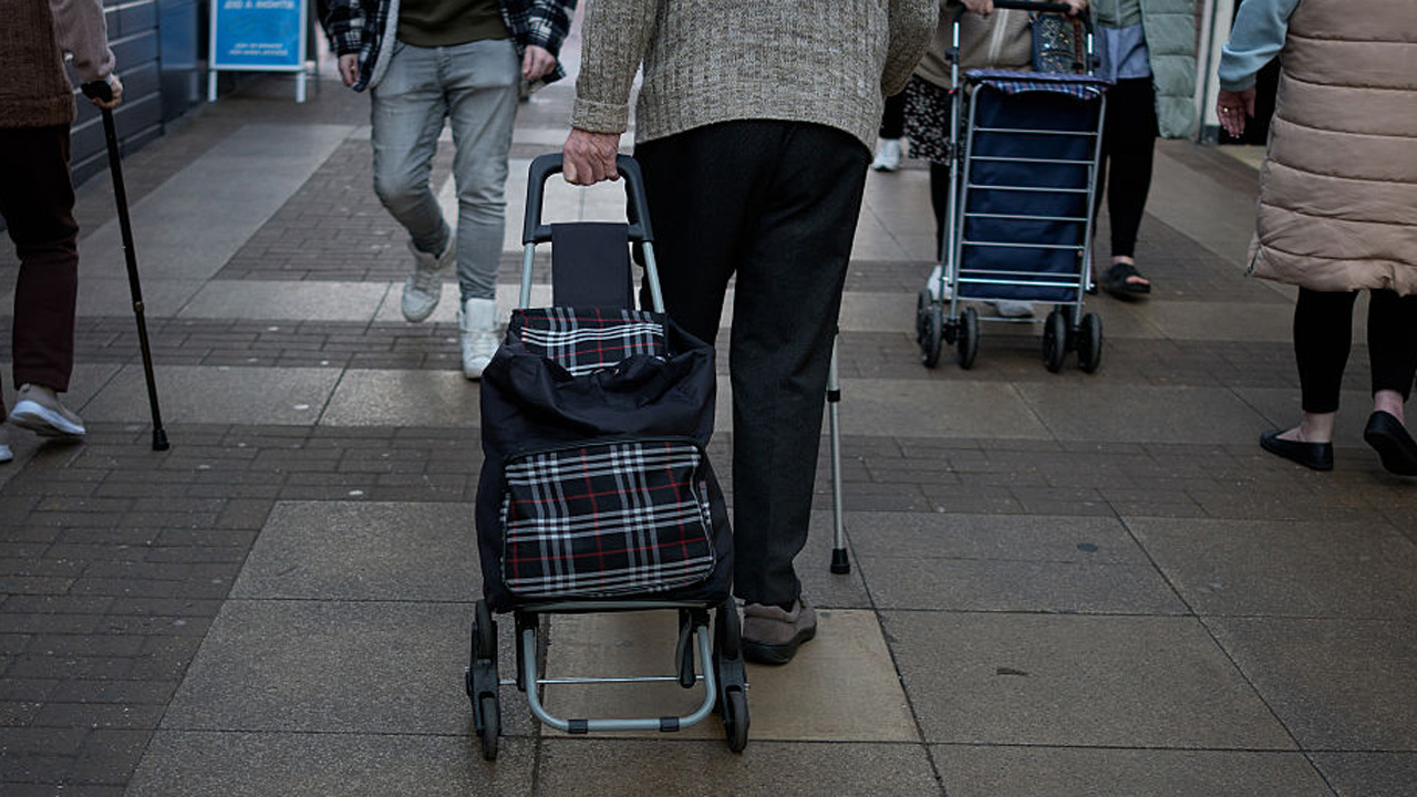 nyugdíjas - fotó: Christopher Furlong/Getty Images)