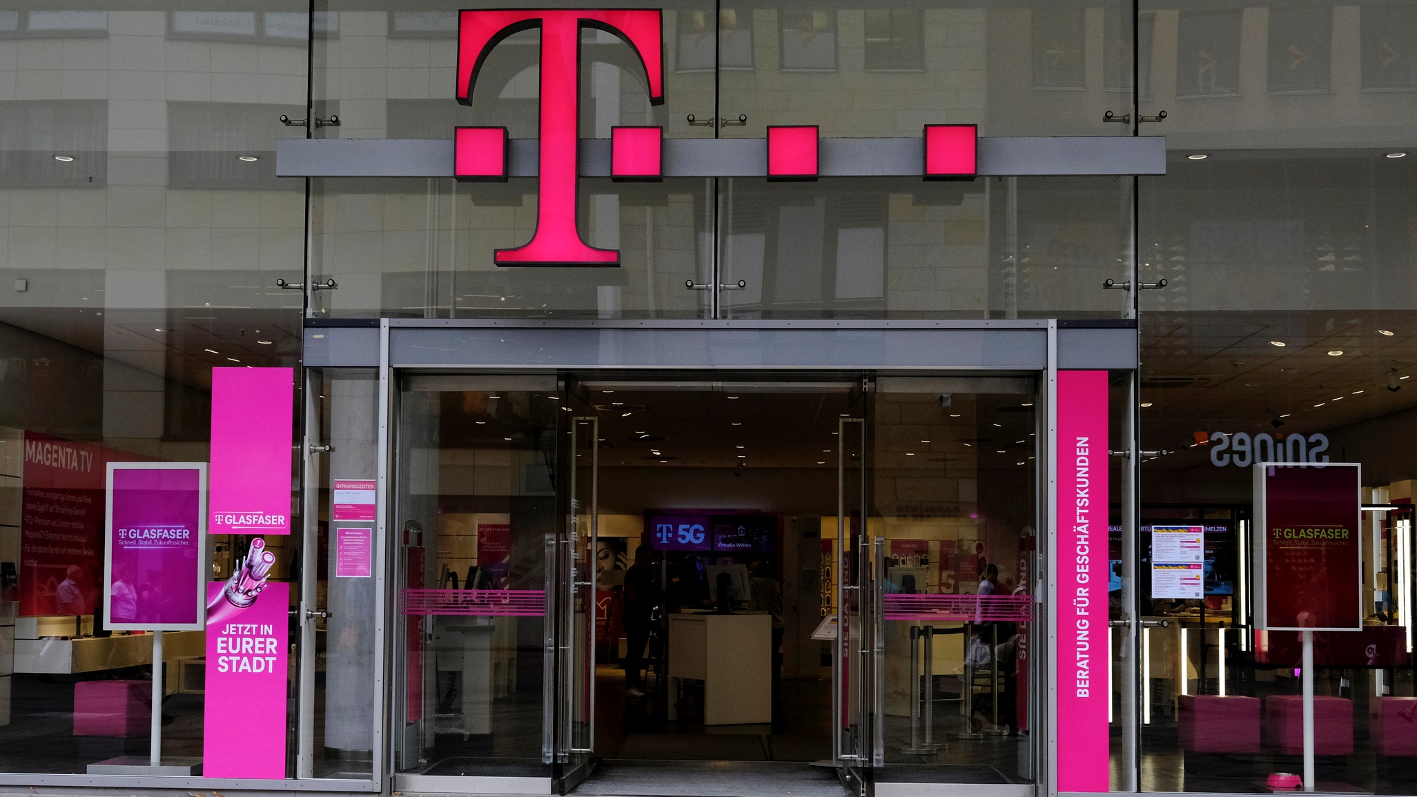 Telekom üzlet bejárata