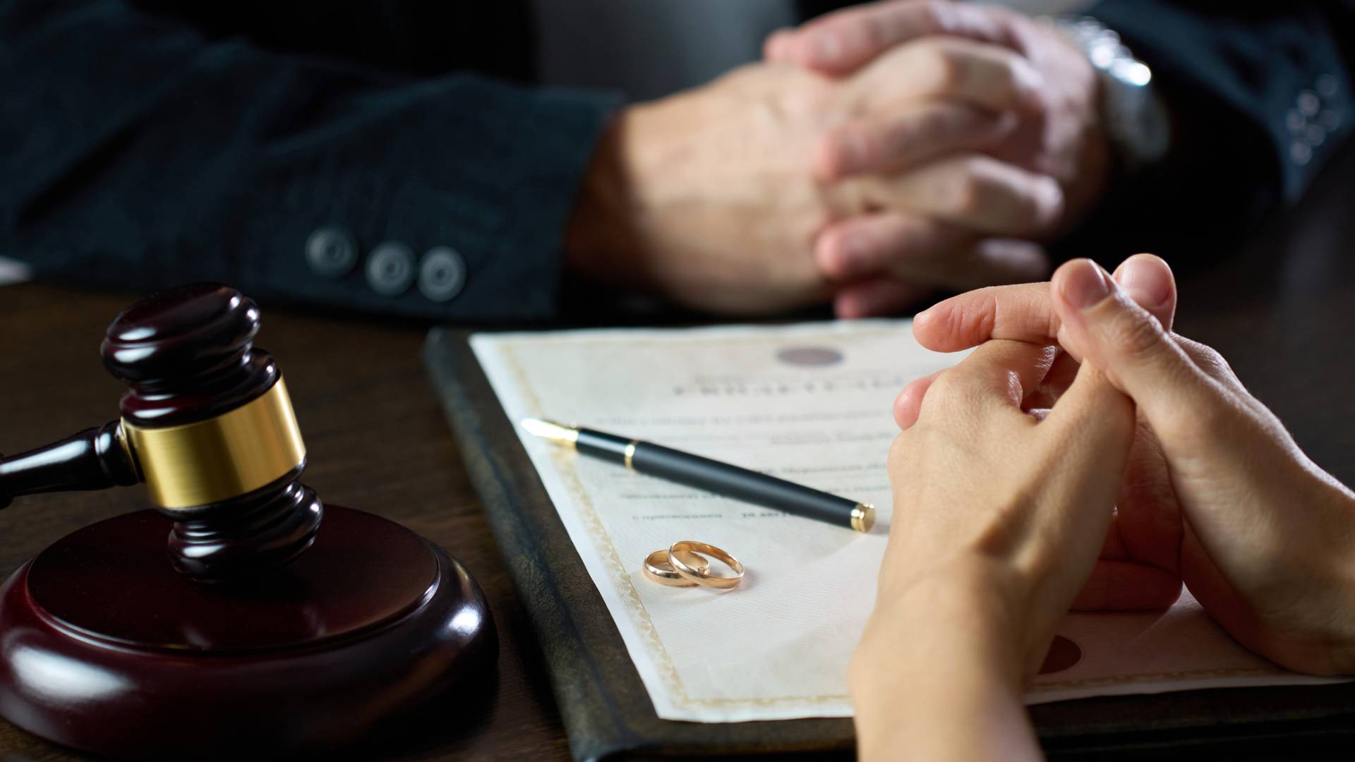 Kimondta a bíróság: más nők közösségi médiás posztjainak lájkolása válóok lehet