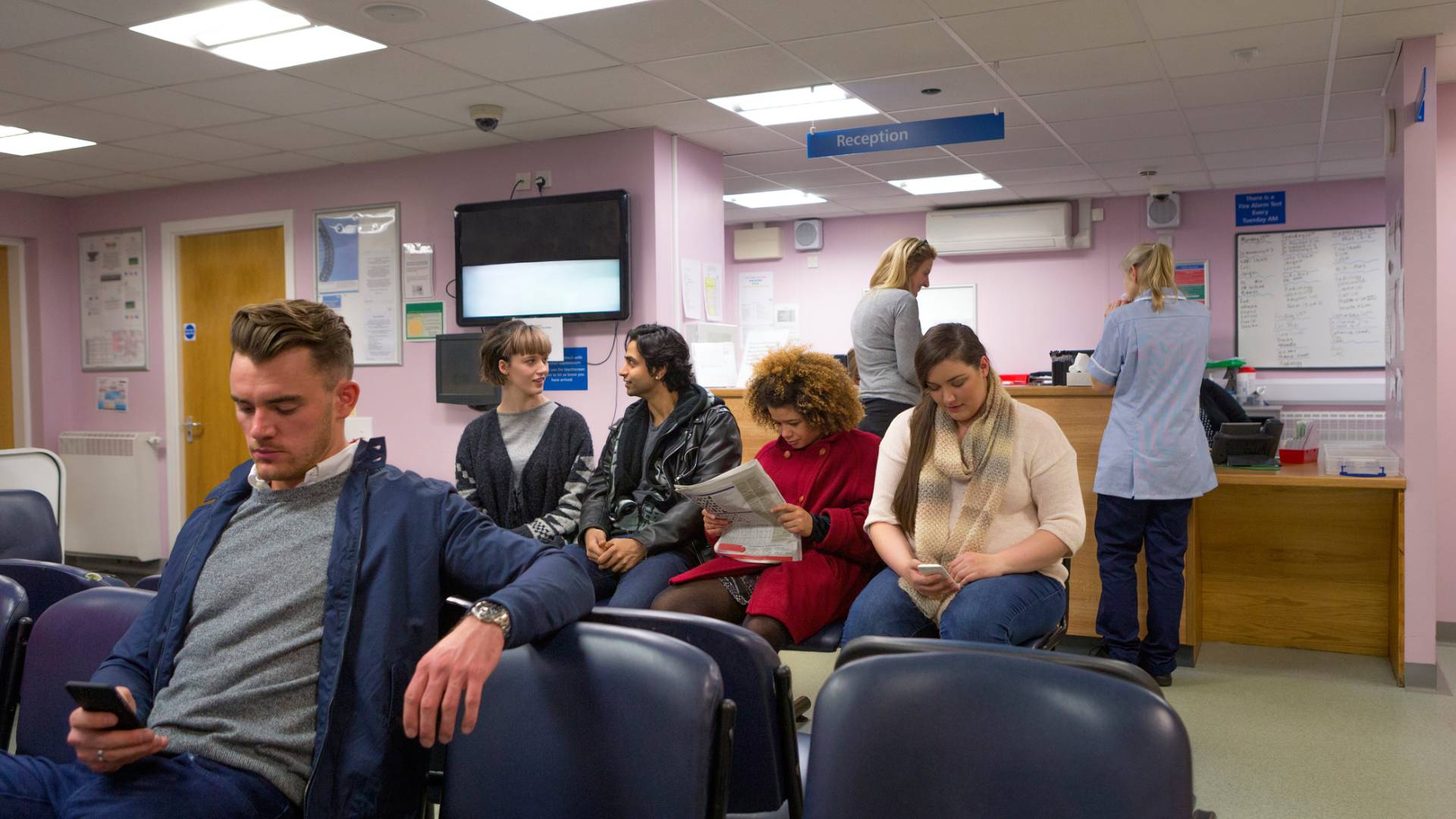 Új szabályt vezetnek be az orvosi időpontfoglalásnál: ez minden magyart érint