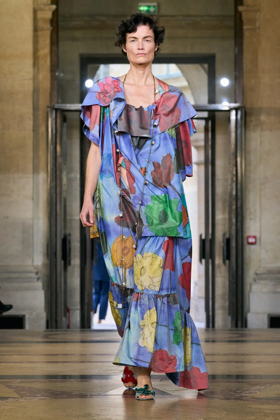 Andreas Kronthaler for Vivienne Westwood divatbemutató egyik modellje a kifutón