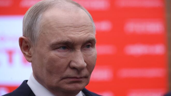 Párizsban találták meg Putyin „titkos lányát”, szembesítették apja bűneivel