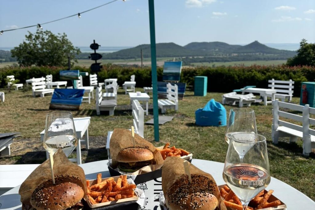 John's Pub Bar & Kitchen