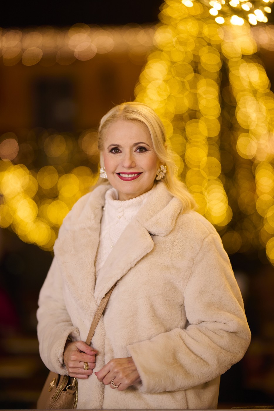 Bényi Ildikó műsorvezető, bemondó, lányával Tótfalusi Fannival meglátogatta Óbudán a karácsonyi vásárt., Image: 942223031, Fotó: Schumy Csaba dfp@dfp.hu +36309634813