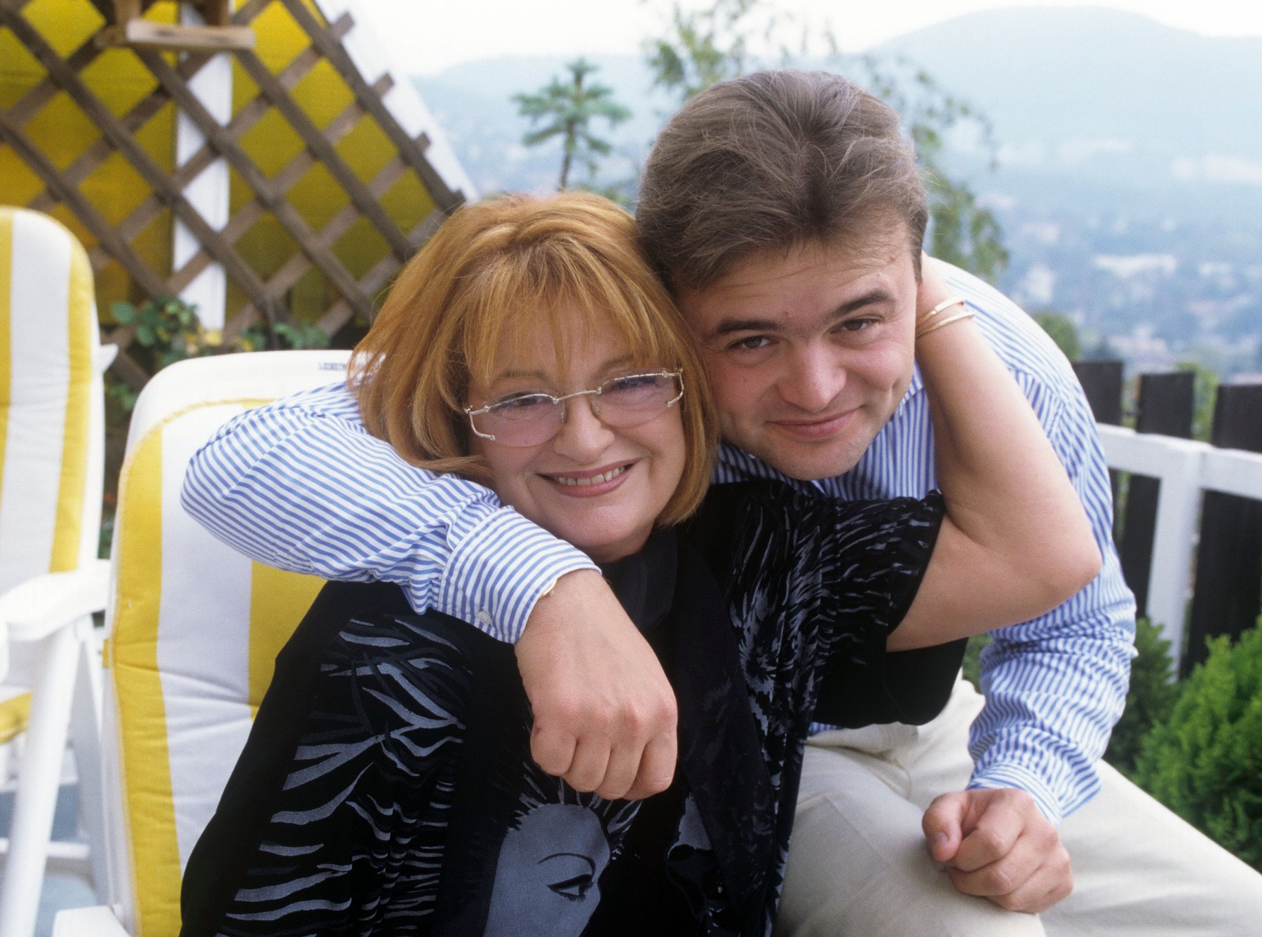 Voith Ági és fia, Bodrogi Ádám