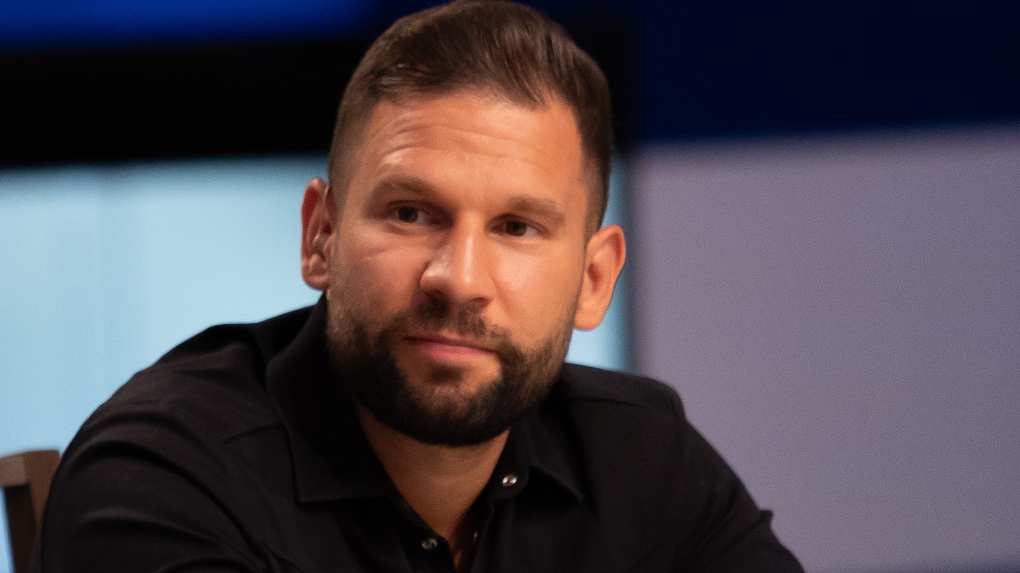 Rácz Jenőt durván megalázták – fogkefével súrolta a csempék közt a fugát a neves étteremben